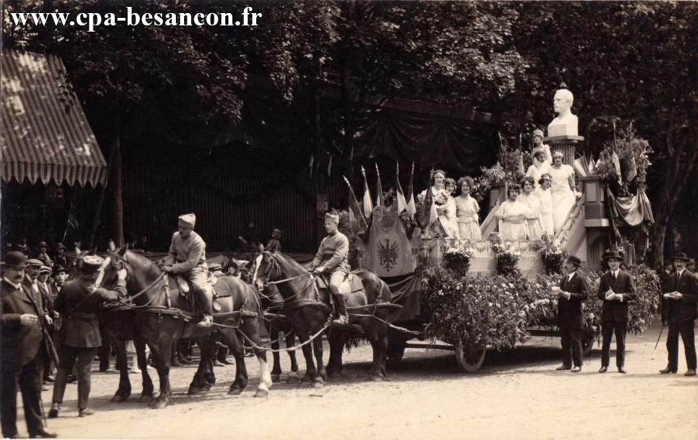 BESANÇON - Voiture fleurie - Centenaire de la naissance de Louis Pasteur - Mai 1923